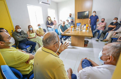 Dr. Pessoa faz reunião de emergência para socorrer famílias desabrigadas em Teresina